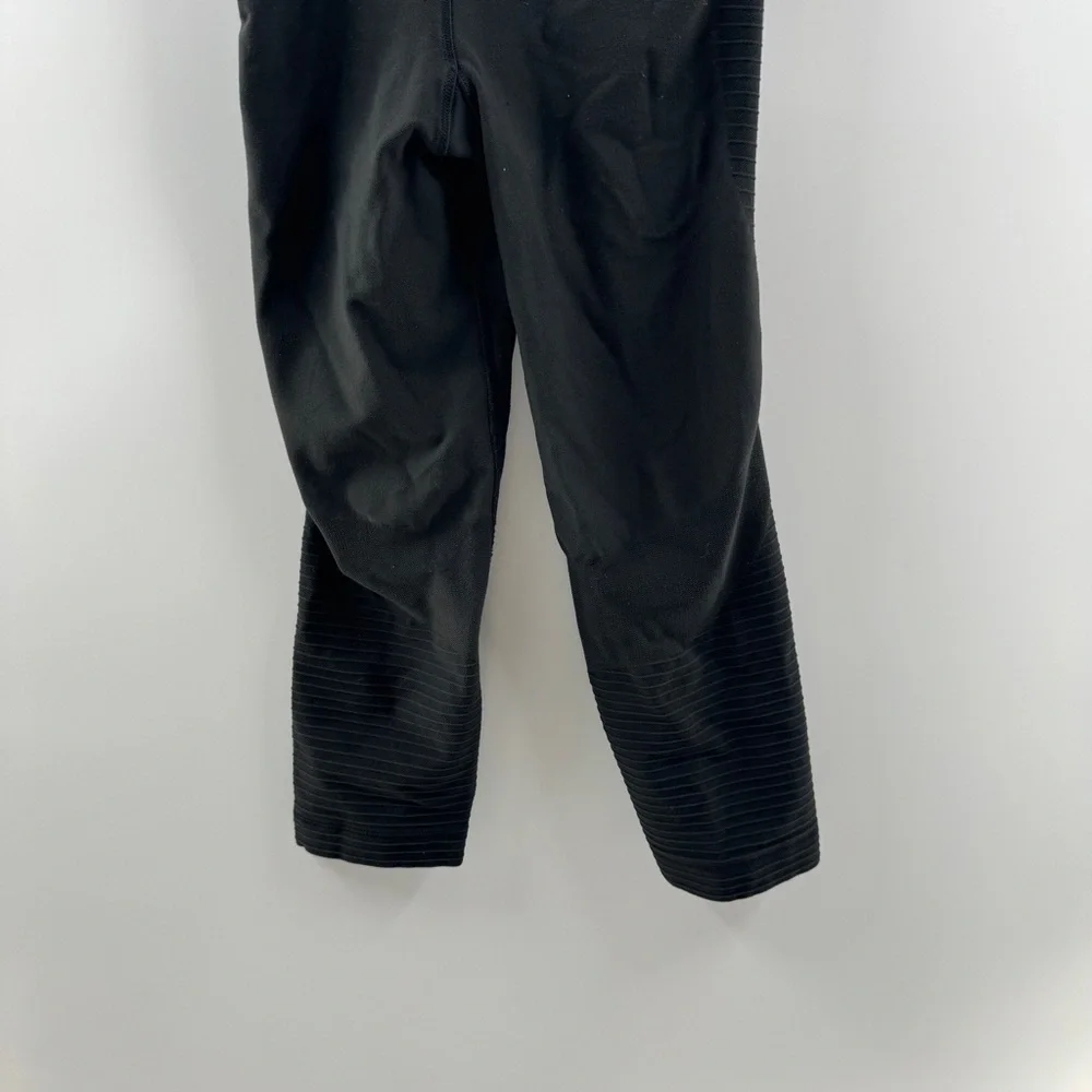 Nike Black Capri Leggings – Women’s Small